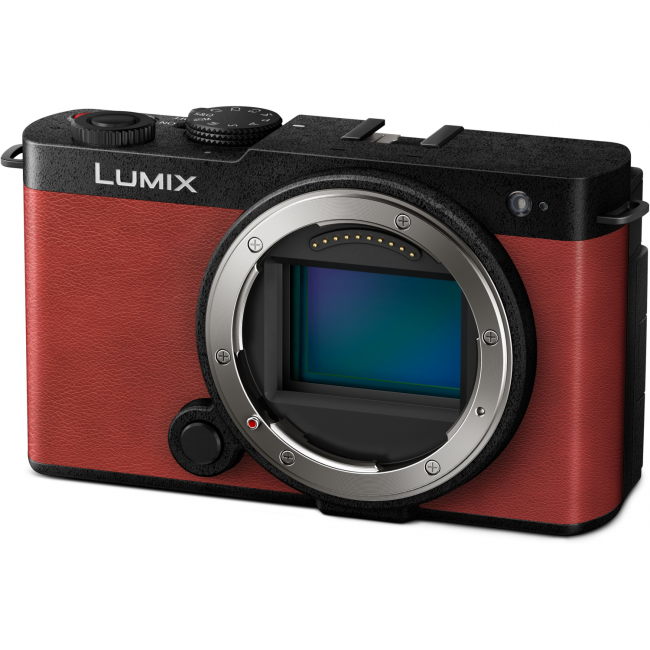 Panasonic Lumix DC-S9 + 18-40mm f/4.5-6.3 Crimson Red (DC-S9NE-R)