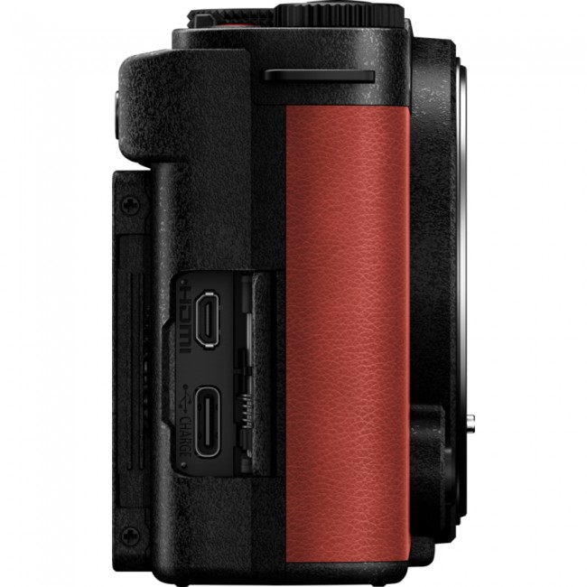 Panasonic Lumix DC-S9 + 18-40mm f/4.5-6.3 Crimson Red (DC-S9NE-R)