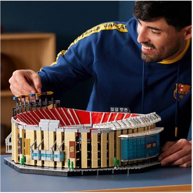 Блоковий конструктор LEGO Стадіон Камп Ноу ФК Барселона (10284)