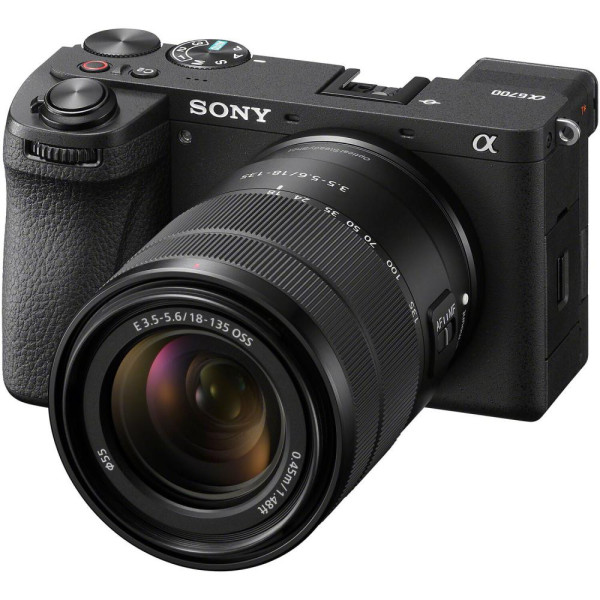 Беззеркальный фотоаппарат Sony Alpha A6700 kit (18-135mm) (ILCE6700MB.CEC)