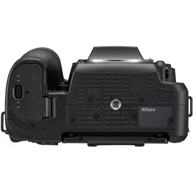 Nikon D7500 kit (18-140mm) VR (VBA510K002)