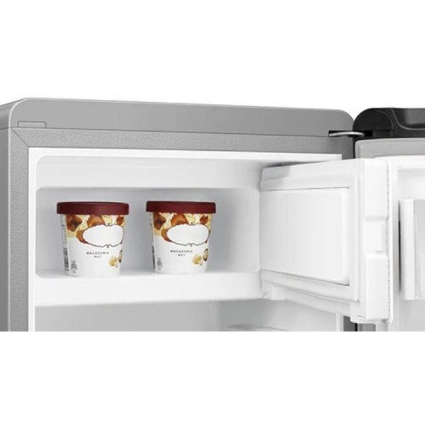 Холодильник с морозильной камерой Hisense RR106D4CDF