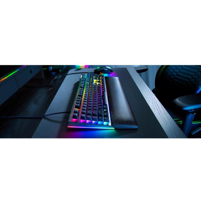 Клавиатура Razer BlackWidow V4 (RZ03-04690100-R3M1)