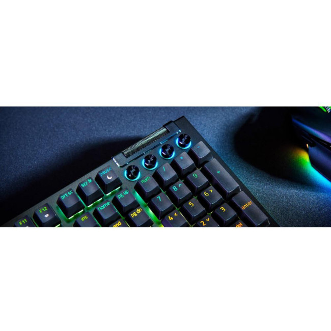 Клавиатура Razer BlackWidow V4 (RZ03-04690100-R3M1)