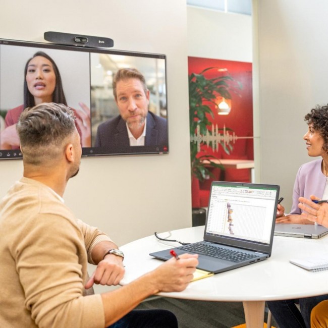 POLY Studio R30 USB Video Bar (842D2AA)
