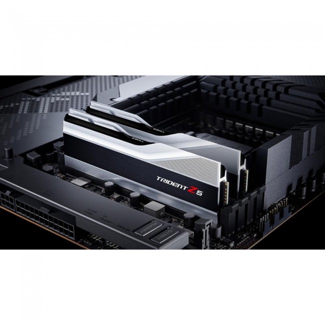 G.Skill 32 GB (2x16GB) DDR5 6000 MHz Trident Z5 (F5-6000J3040F16GX2-TZ5S)