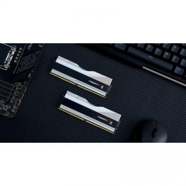 Оперативная память G.Skill 32 GB (2x16GB) DDR5 6000 MHz Trident Z5 RGB Silver (F5-6000J3636F16GX2-TZ5RS)