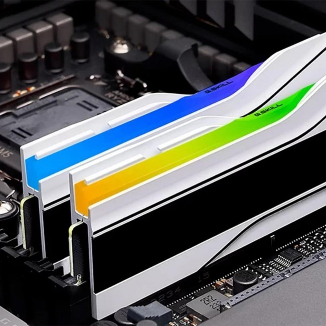 G.Skill 32 GB (2x16GB) DDR5 6400 MHz Trident Z5 Neo RGB Matte White (F5-6400J3239G16GX2-TZ5NRW)