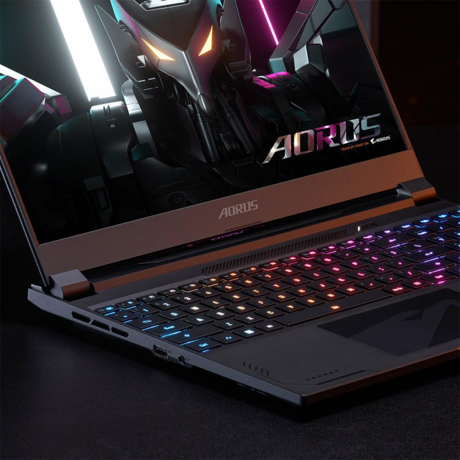 Gigabyte AORUS 15X AKF (AKF-D3UK754SH)