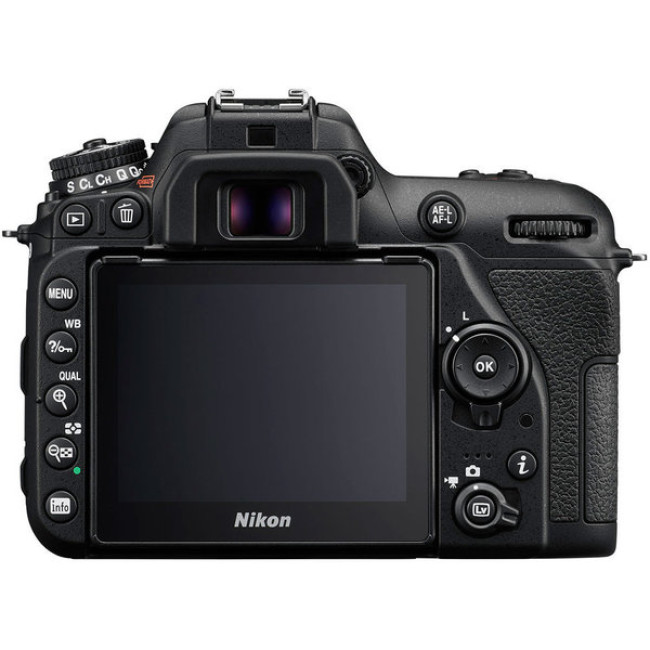 Зеркальный фотоаппарат Nikon D7500 kit (18-140mm) VR