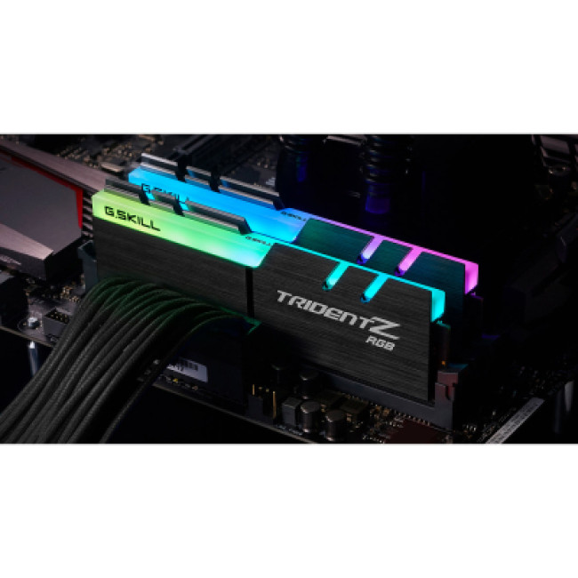 G.Skill 64 GB (2x32GB) DDR4 4400MHz Trident Z RGB (F4-4400C19D-64GTZR)