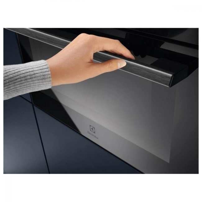 Мікрохвильова піч (НВЧ) Electrolux EVM8E08Z