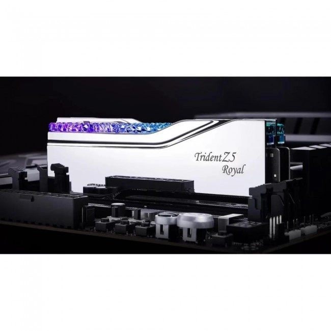 G.Skill 32 GB (2x16GB) DDR5 7600 MHz Trident Z5 Royal Silver (F5-7600J3646G16GX2-TR5S)