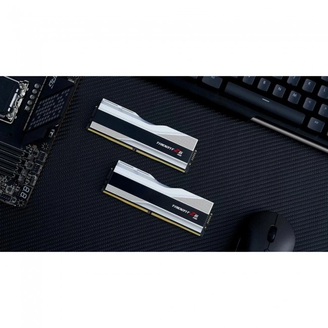 G.Skill 32 GB (2x16GB) DDR5 8000 MHz Trident Z5 RGB (F5-8000J3848H16GX2-TZ5RS)